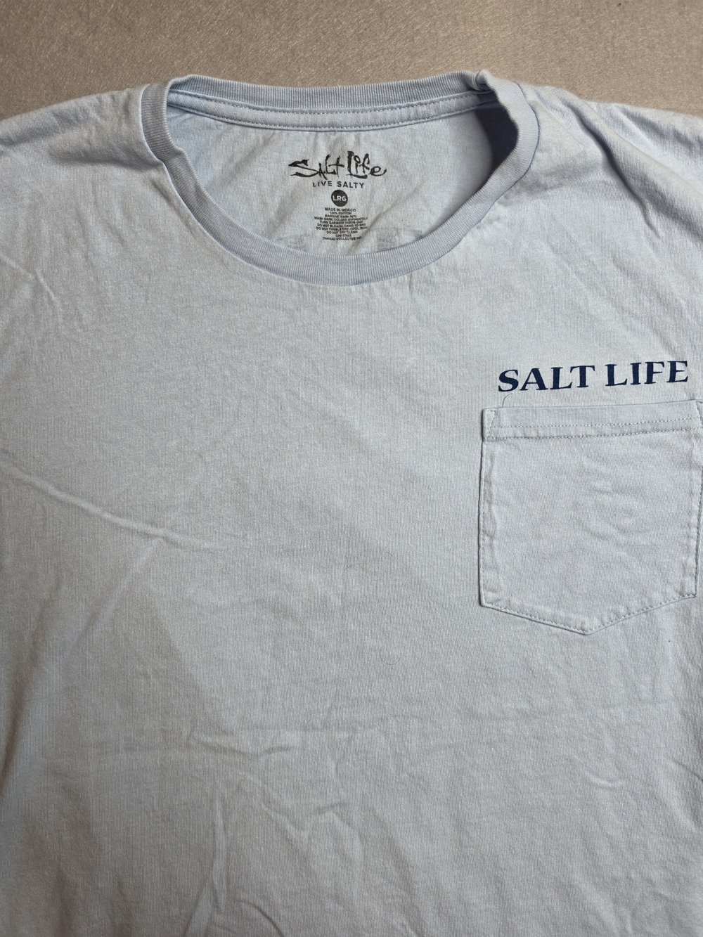 Salt Life Men's Light Blue Pocket T-Shirt Big Bass On Back Size Large